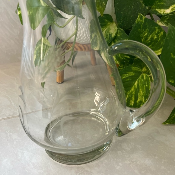 Vintage glass pitcher with etched wheat pattern - Picture 4 of 6